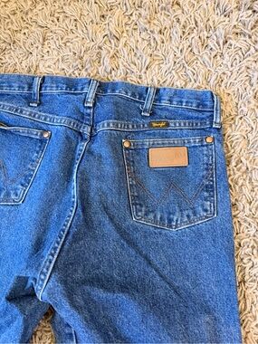 Wrangler Men's Classic Blue Denim Jeans